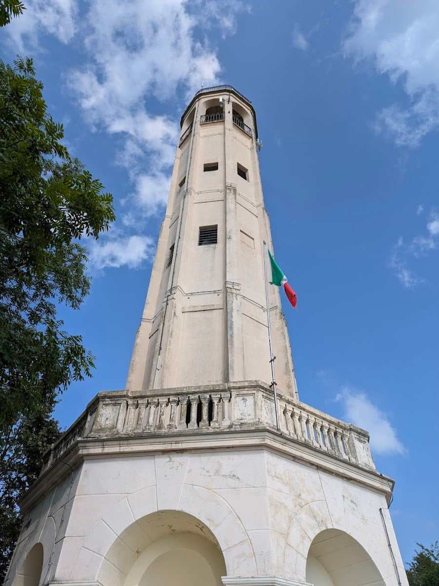 Faro Voltiano, Como