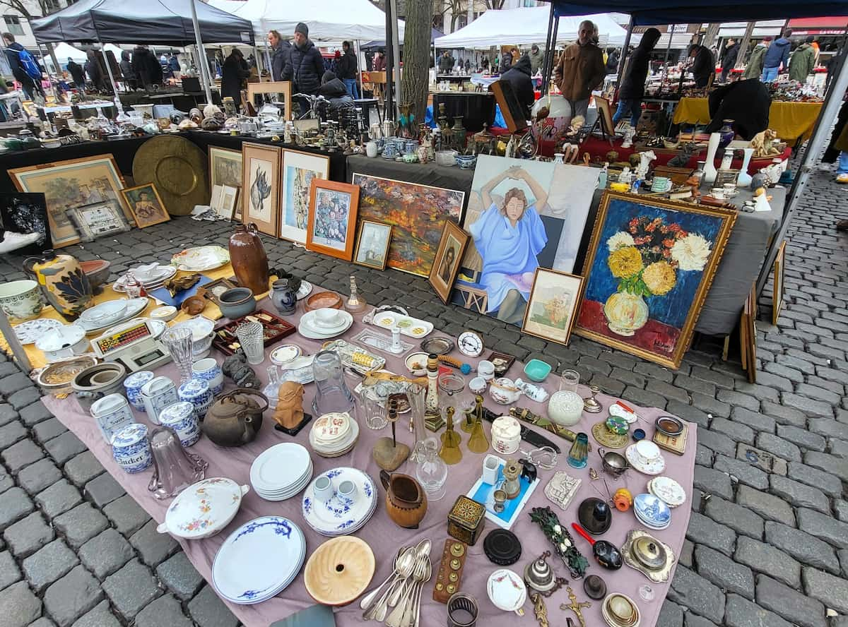 Jeu de Balle flea market