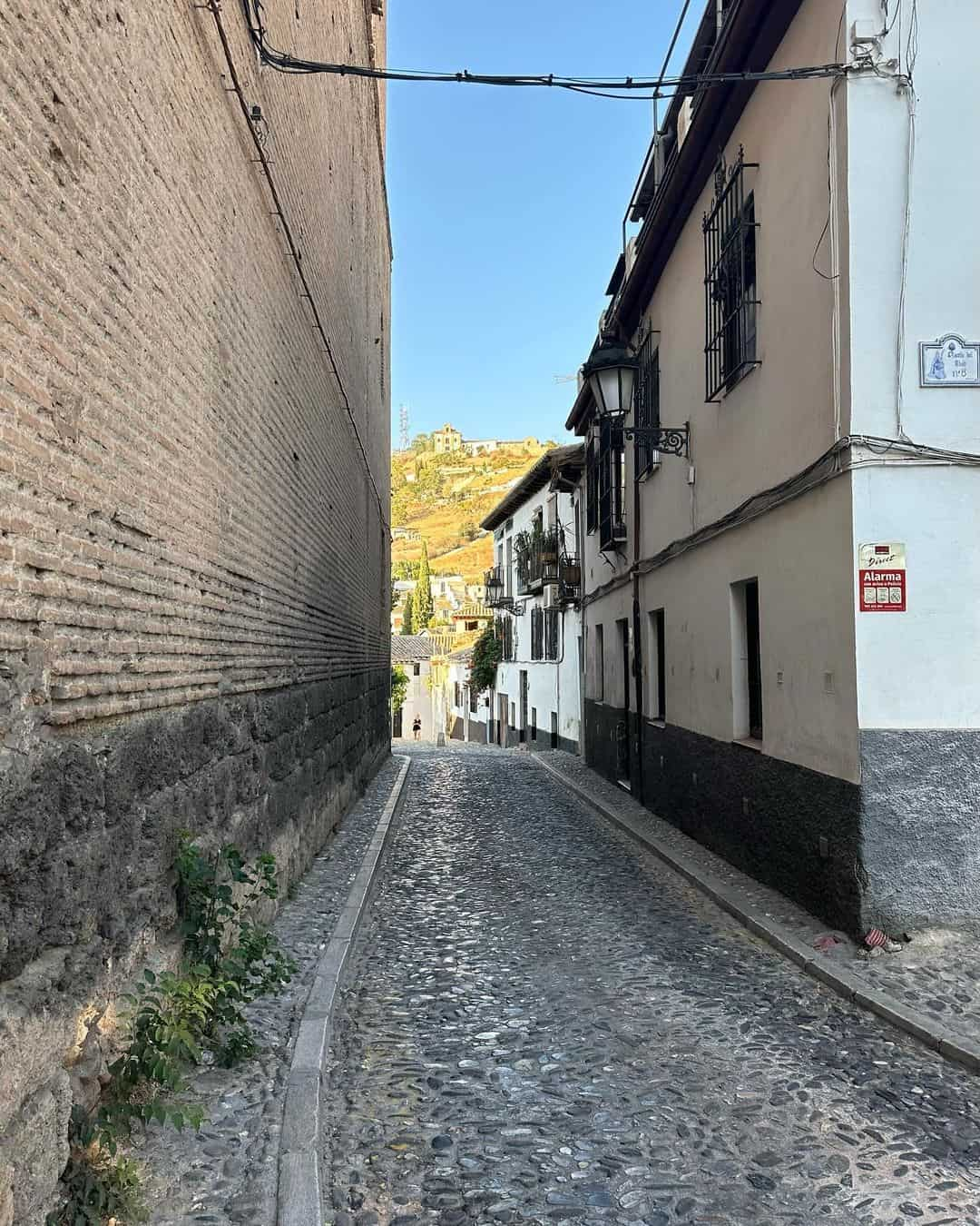 Inside City, Granada