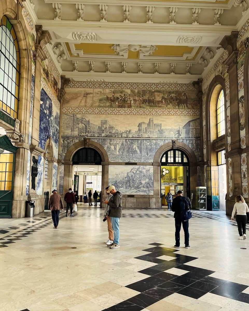 Porto: São Bento Train Station