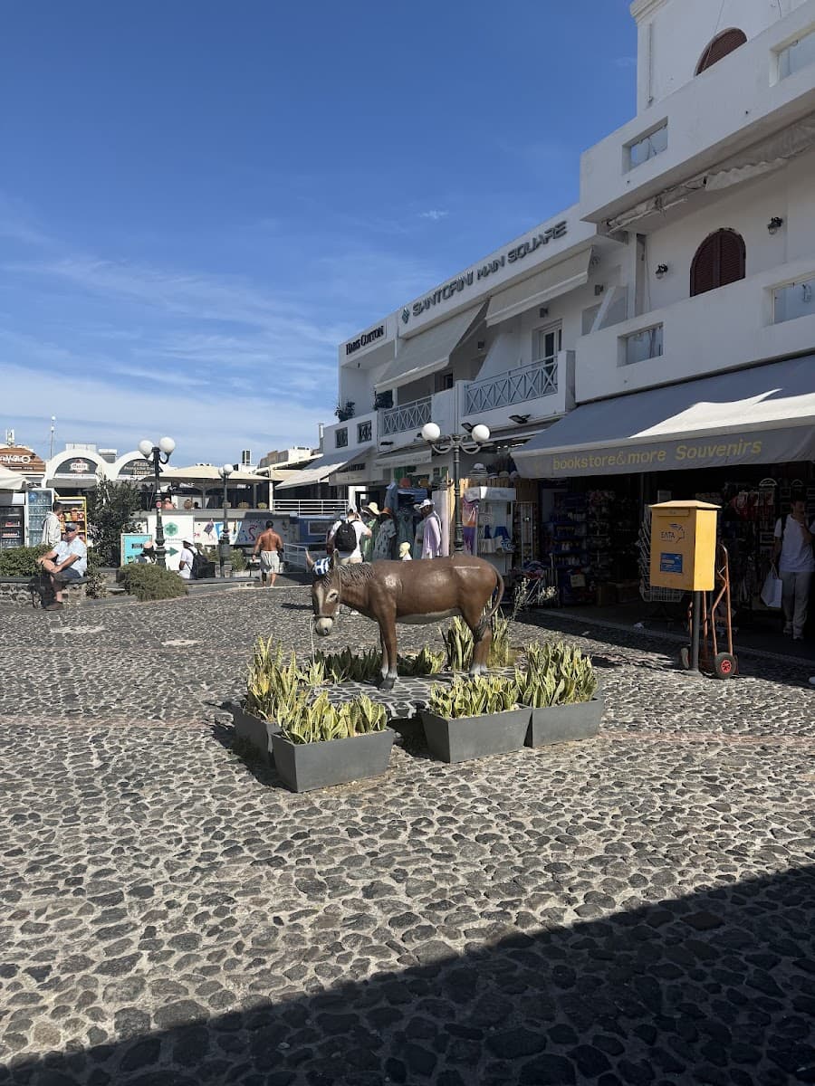 Theotokopoulou Square, Thira