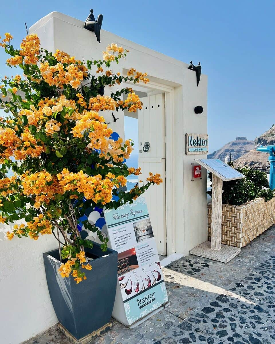 Thira Streets