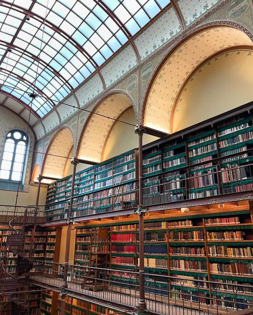 Amsterdam, The museums library