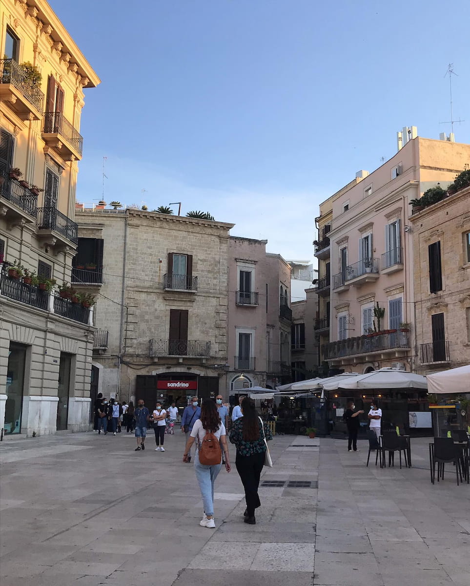 Bari: Piazza Mercantile