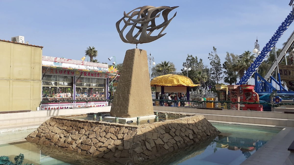 Finikoudes Fountain, Larnaca