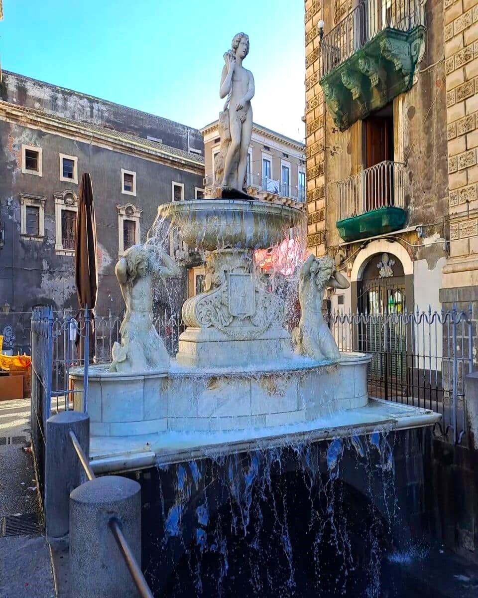 Fontana dell'Amenano in Piazza del Duomo, Catania