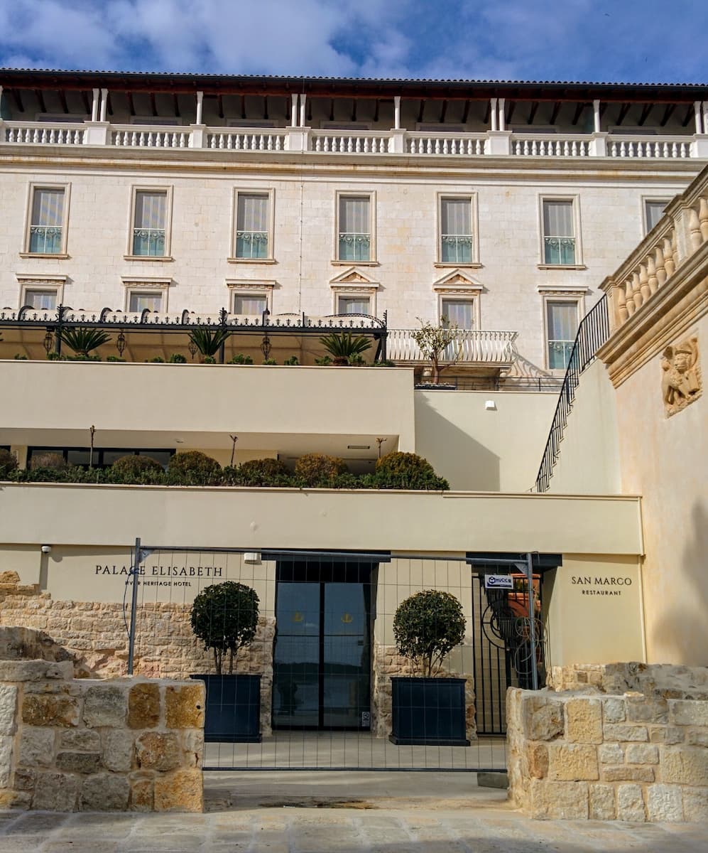 Hvar, Venetian Loggia