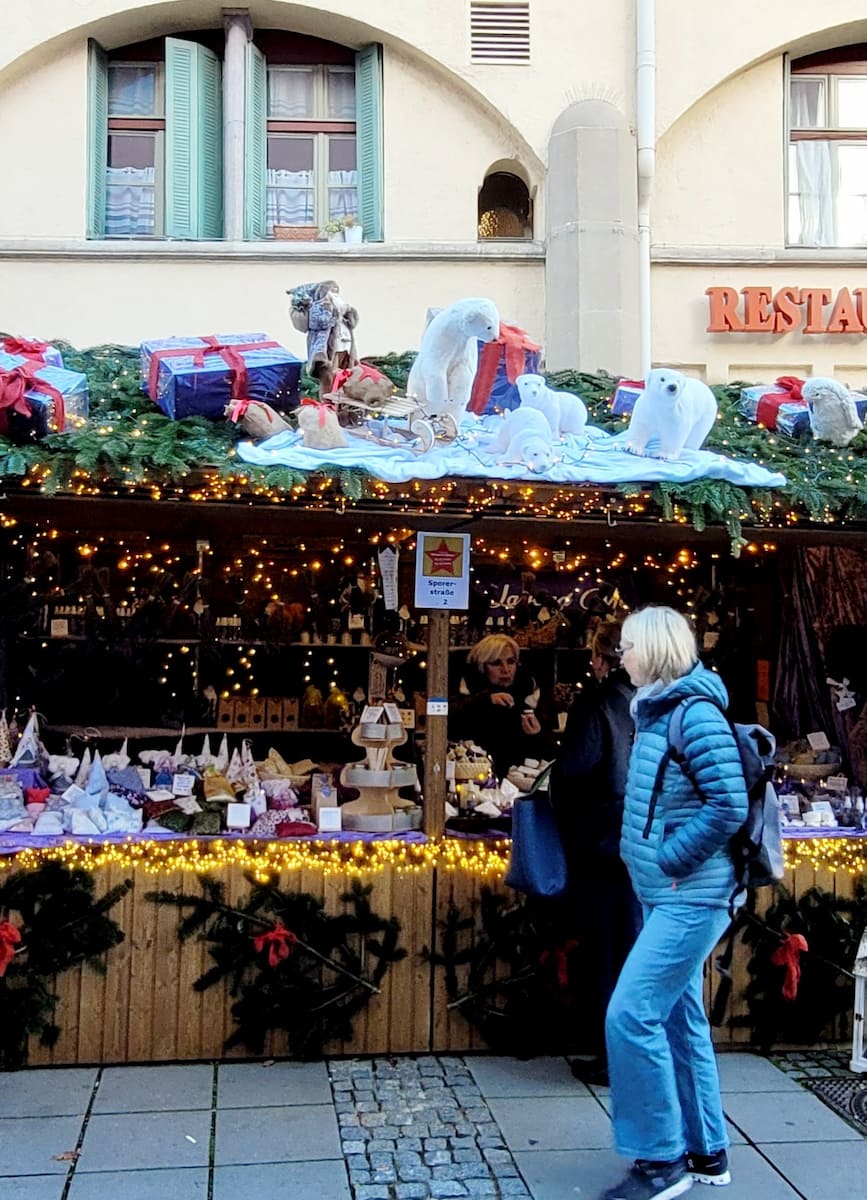 Market in Schlossplatz Stuttgart