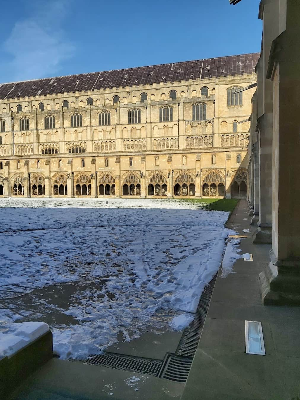 Norwich Cathedral, Outside