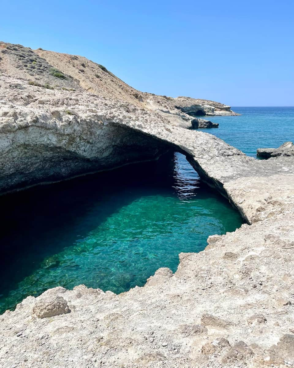 Papafragas Caves, Milos