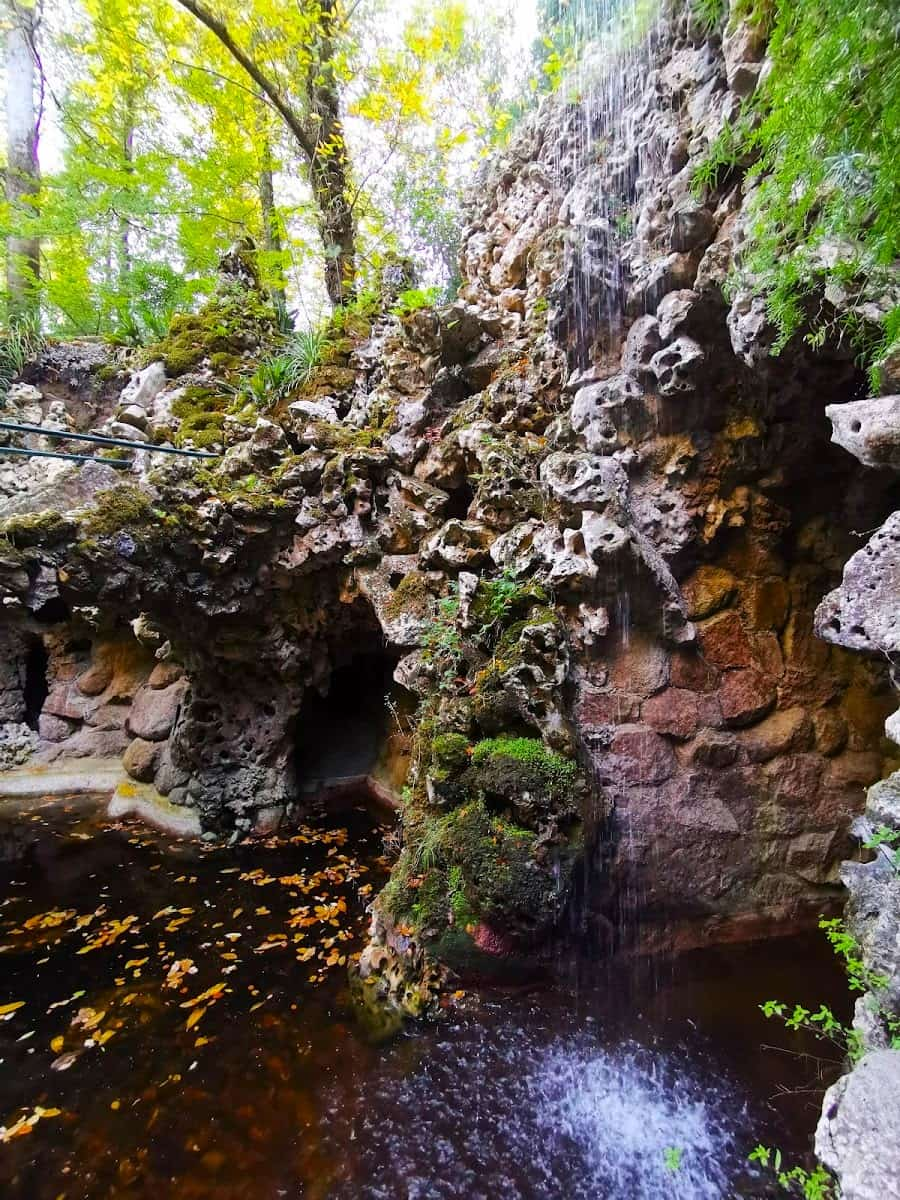 Pisoes Waterfall, Sintra