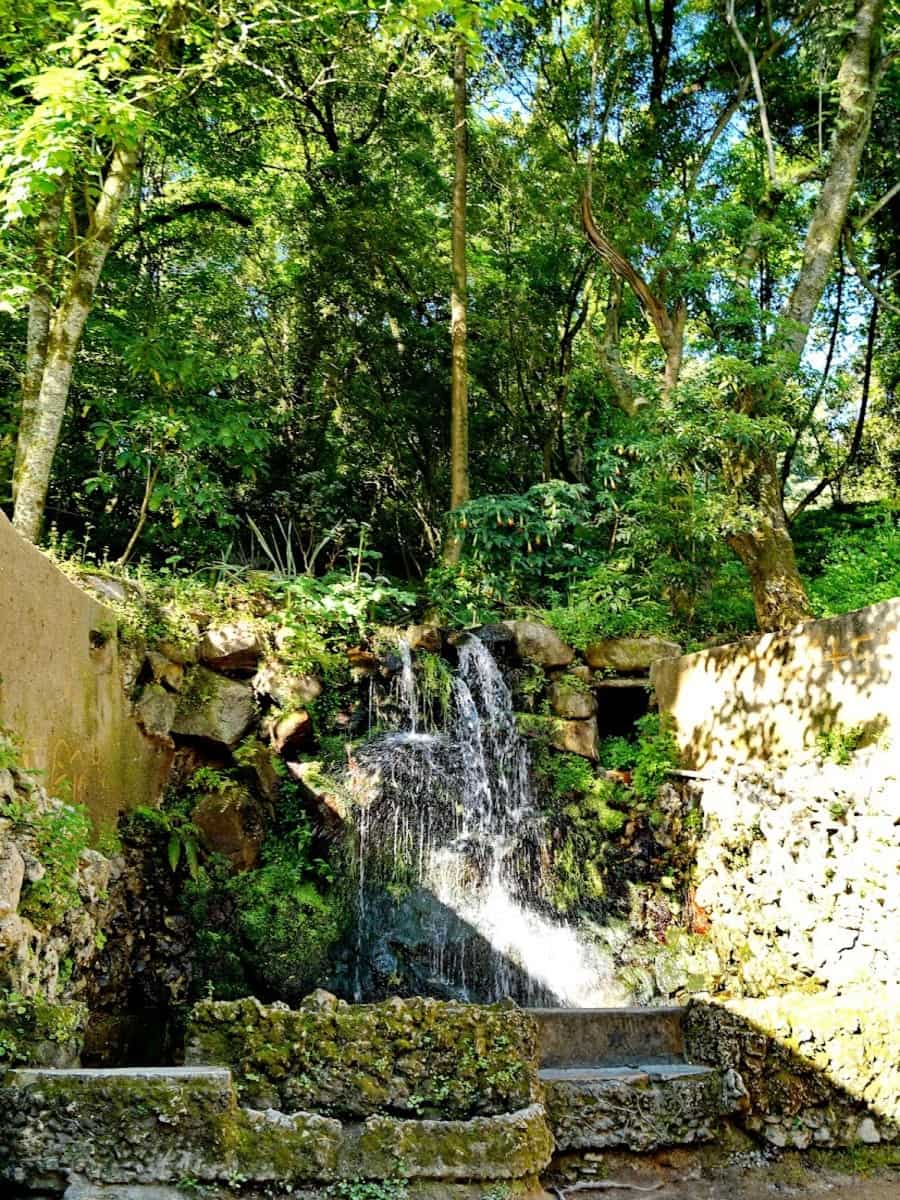 Pisoes Waterfall, Sintra