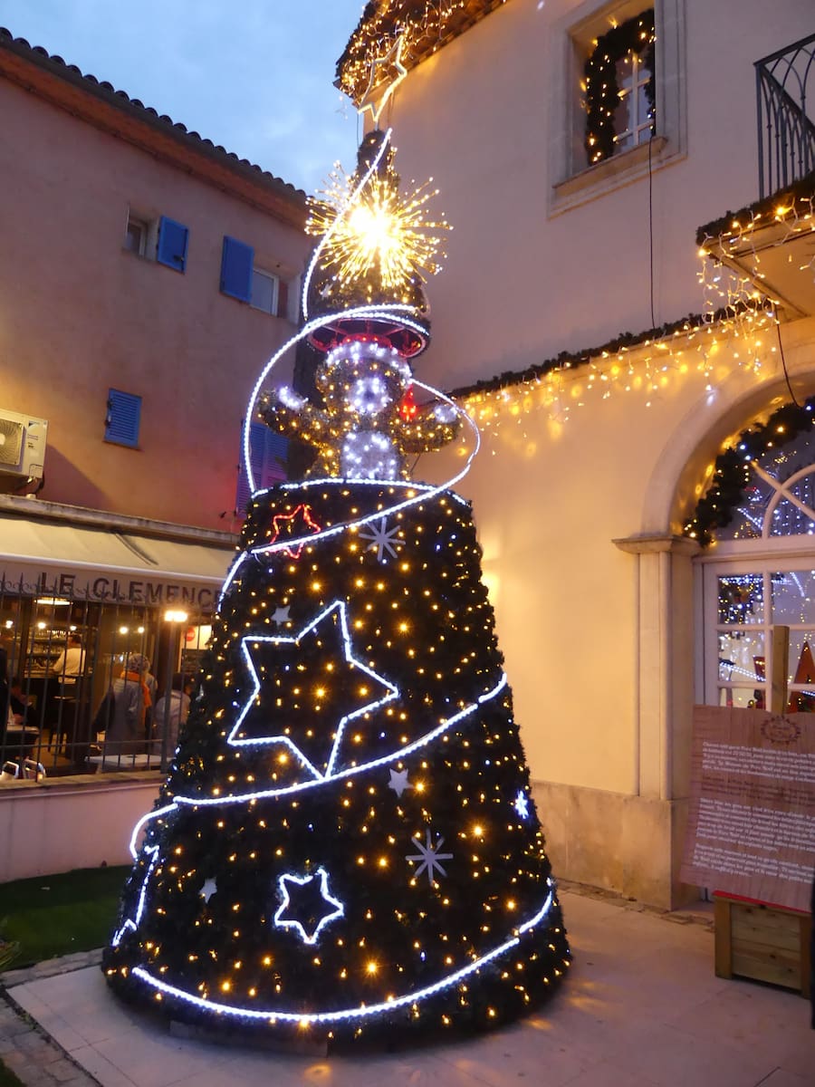 Place des Lices Saint-Tropez