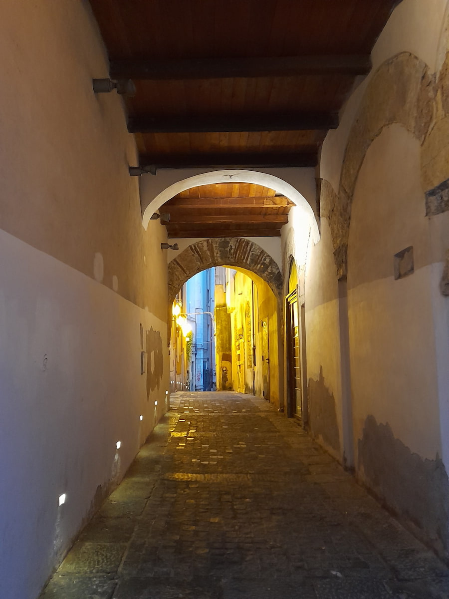 Palazzo Pinto Via dei Mercanti Salerno