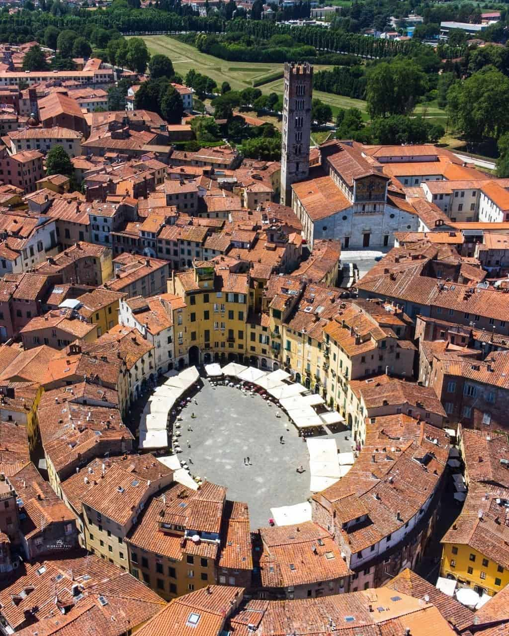 Piazza dell'Anfiteatro, Lucca, Italy