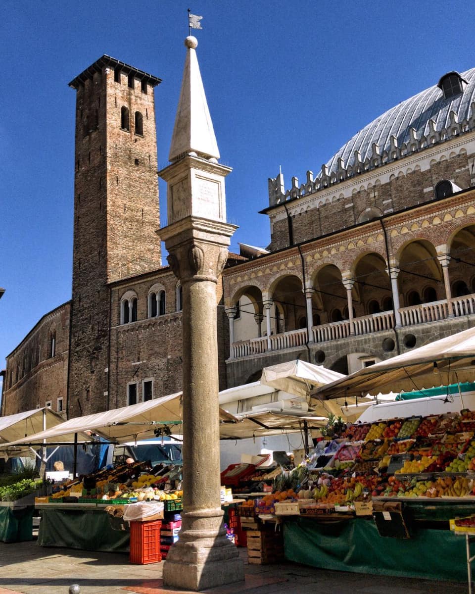 Piazza della Frutta, Padua