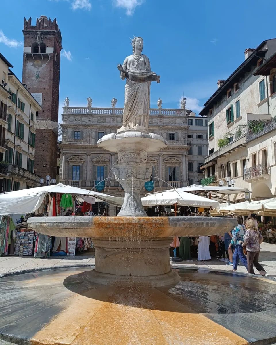 Piazza delle Erbe, Padua