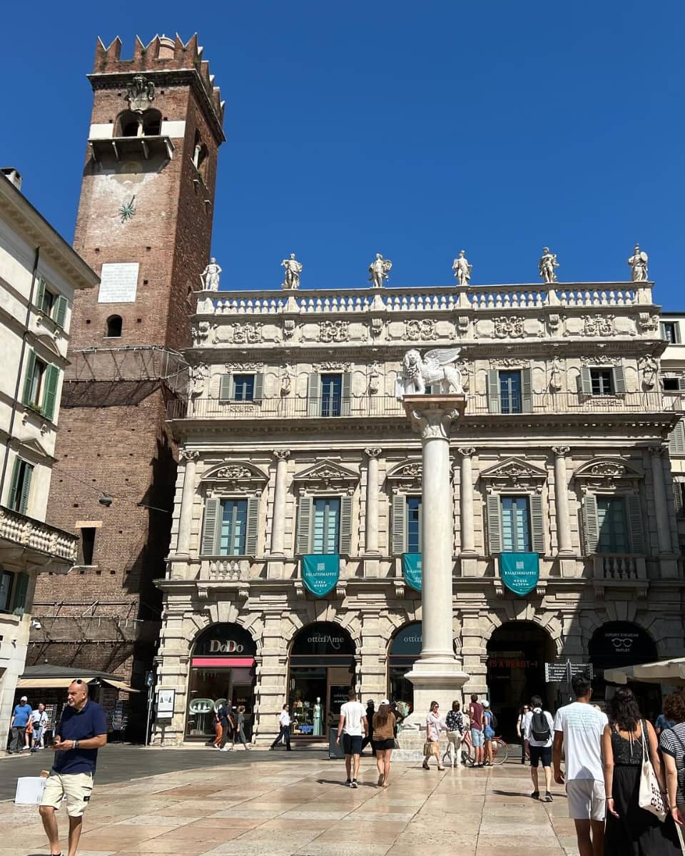 Piazza delle Erbe, Padua