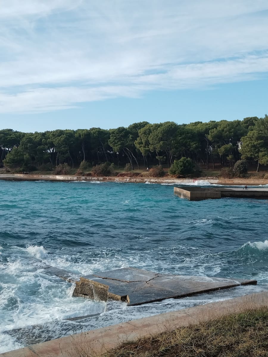 Valkane Beach, Pula