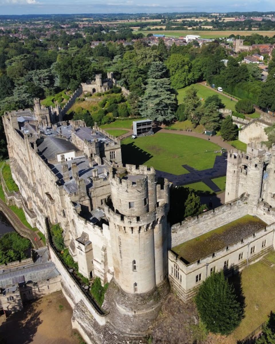 Warwick Castle, London