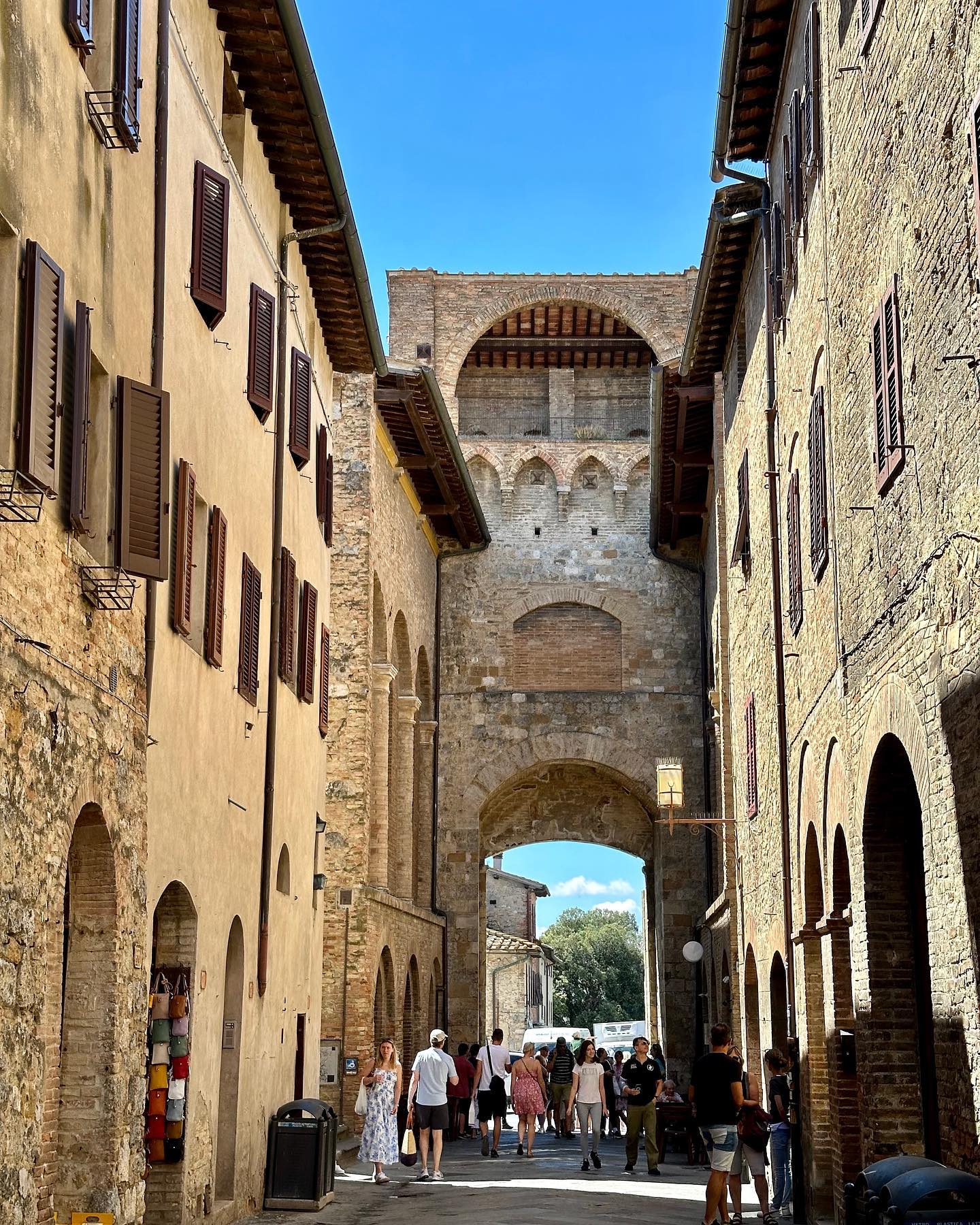 Piazza della Cisterna, San Gimignano