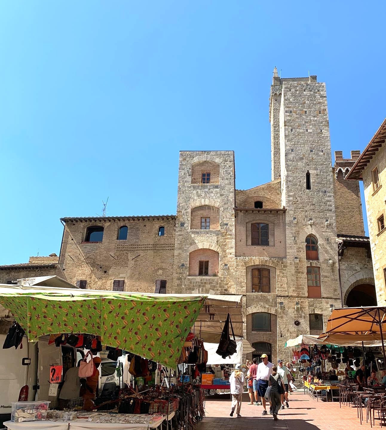 Piazza della Cisterna, San Gimignano