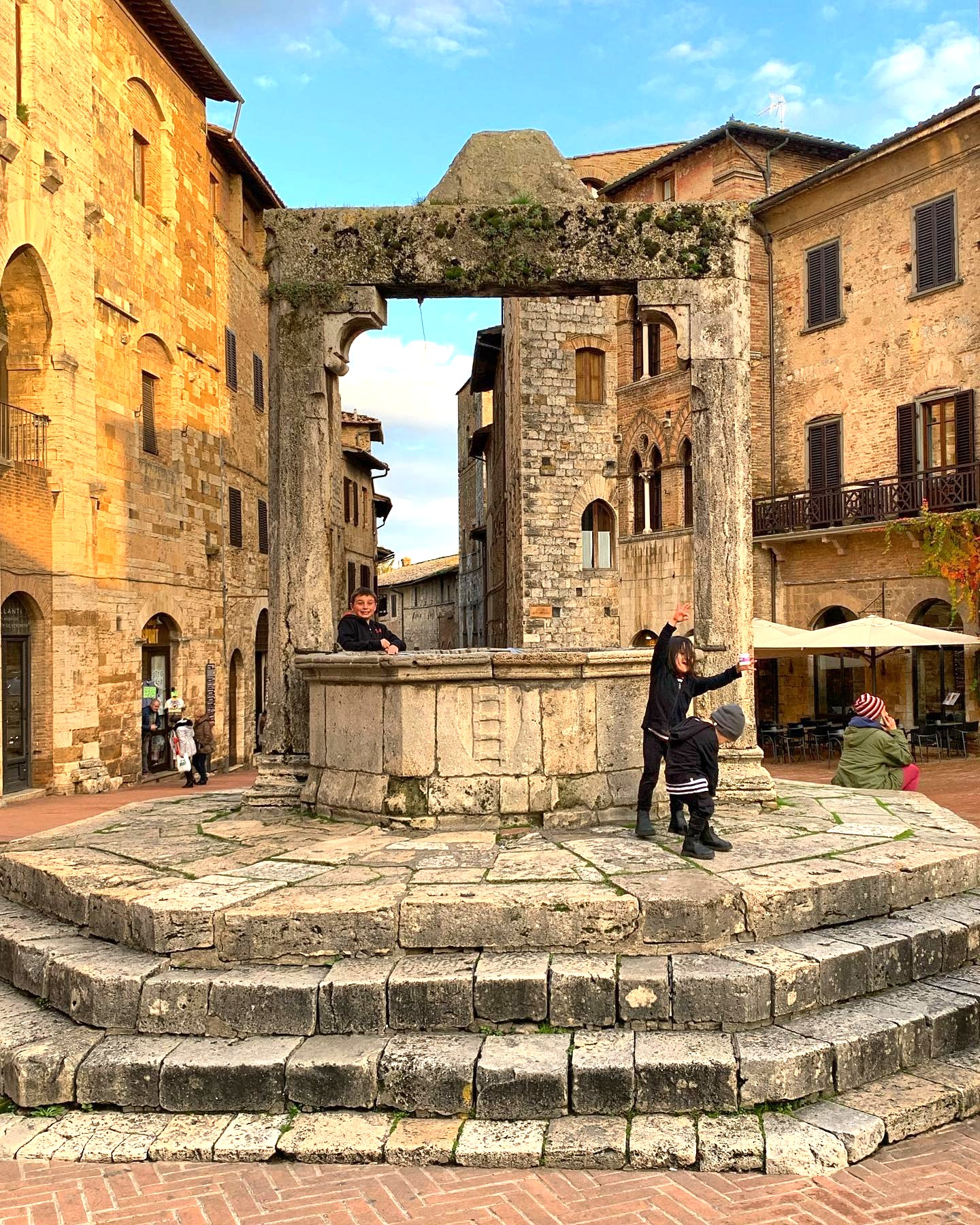 Piazza della Cisterna, San Gimignano