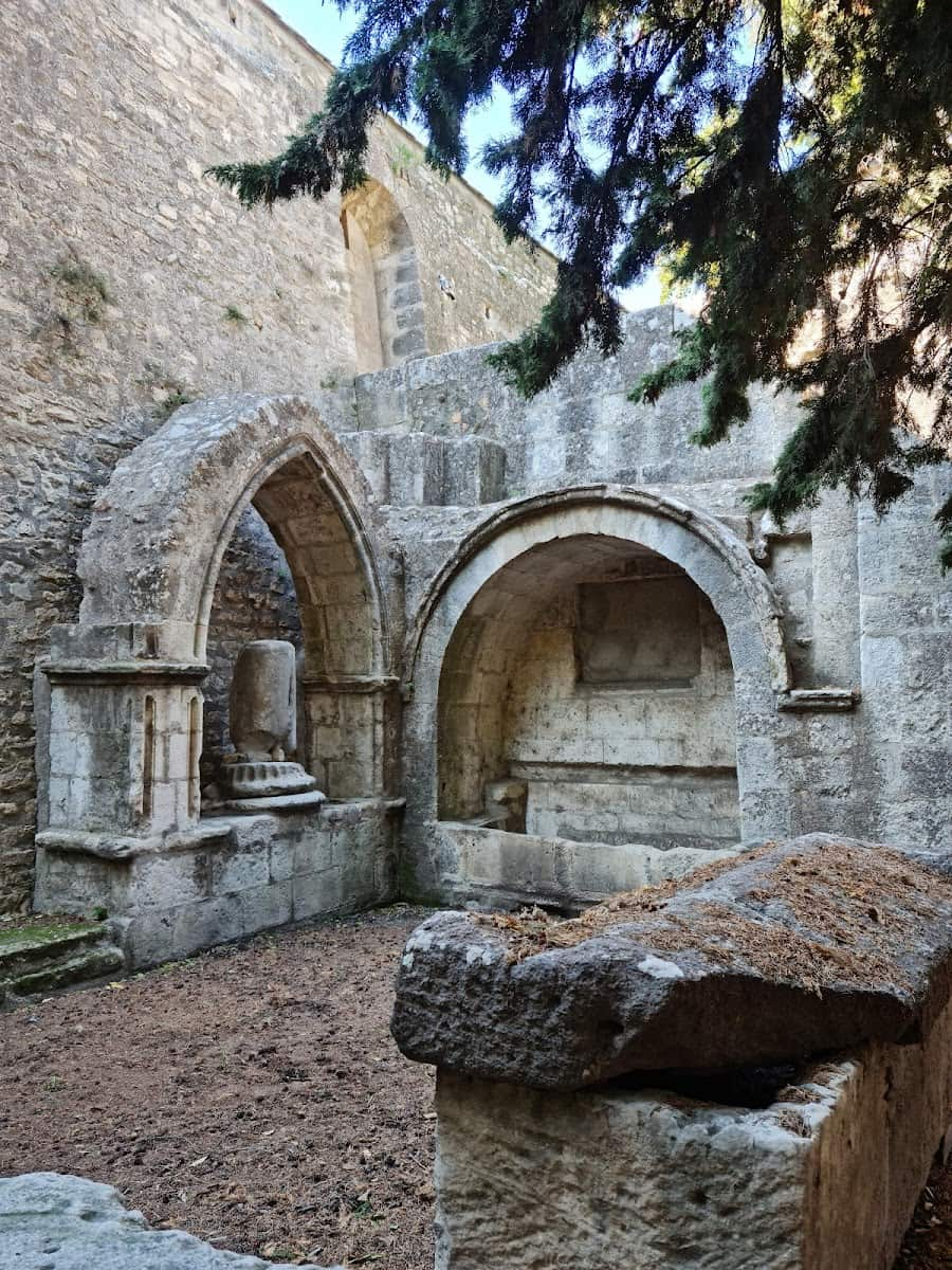 Alyscamps Necropolis, Arles