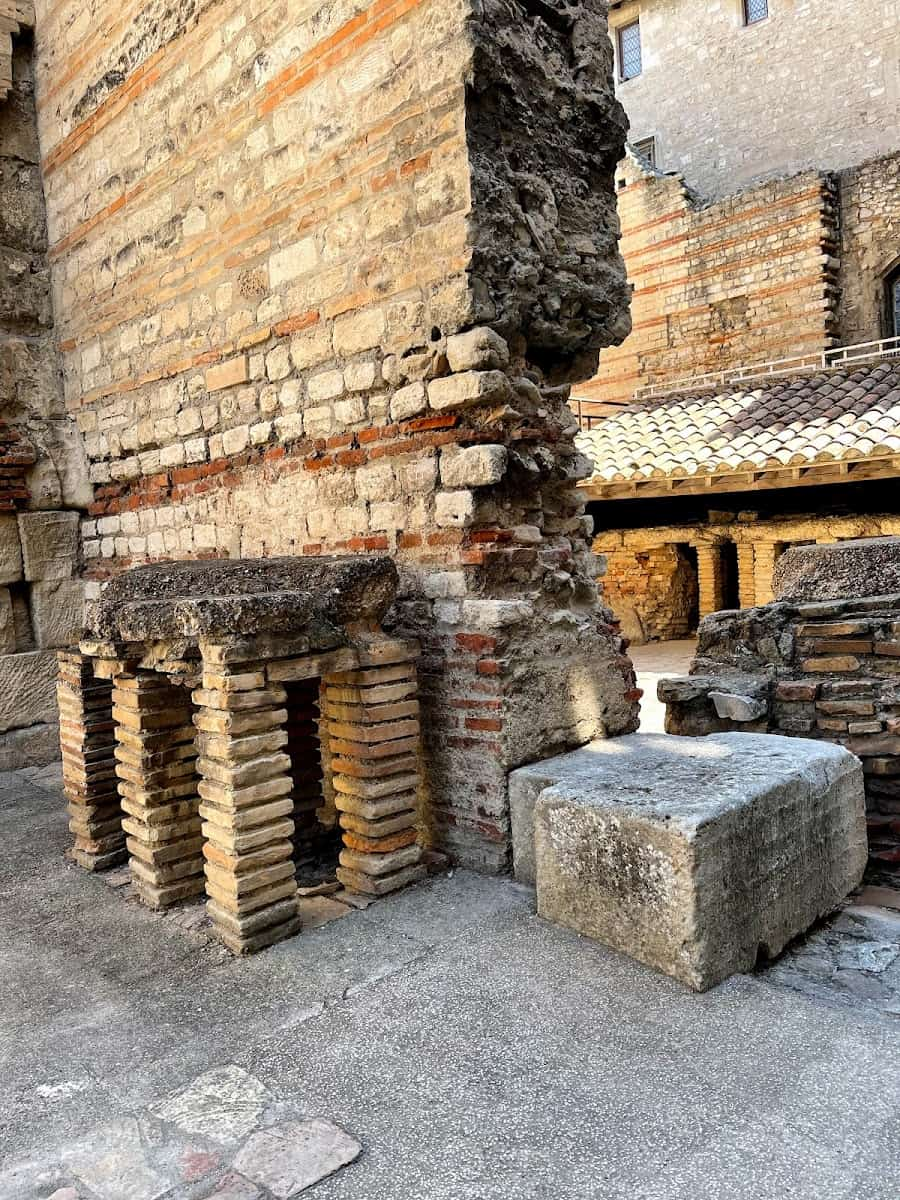 Baths of Constantine, Arles