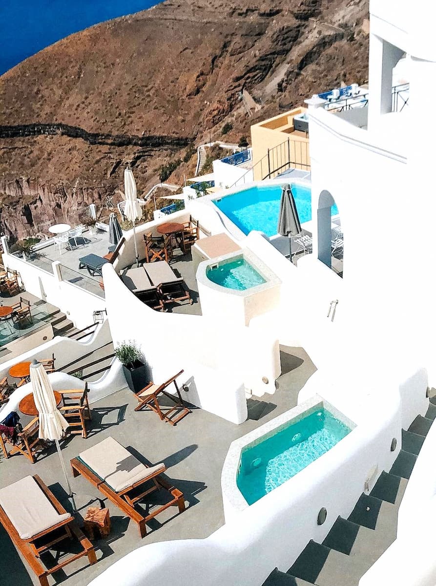 Oia Travel