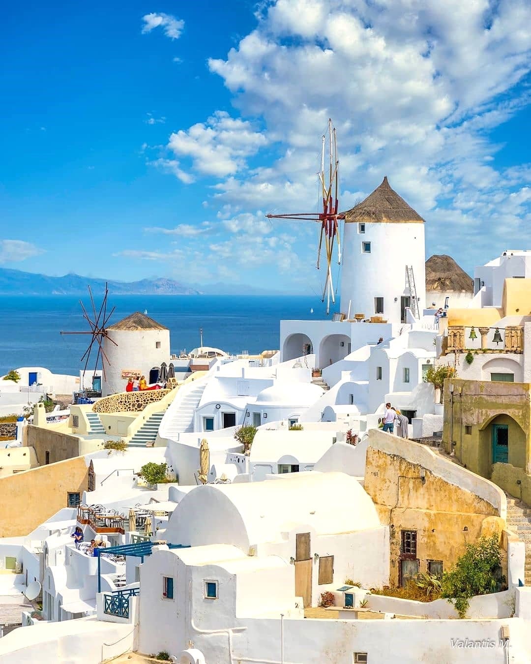 Oia Travel