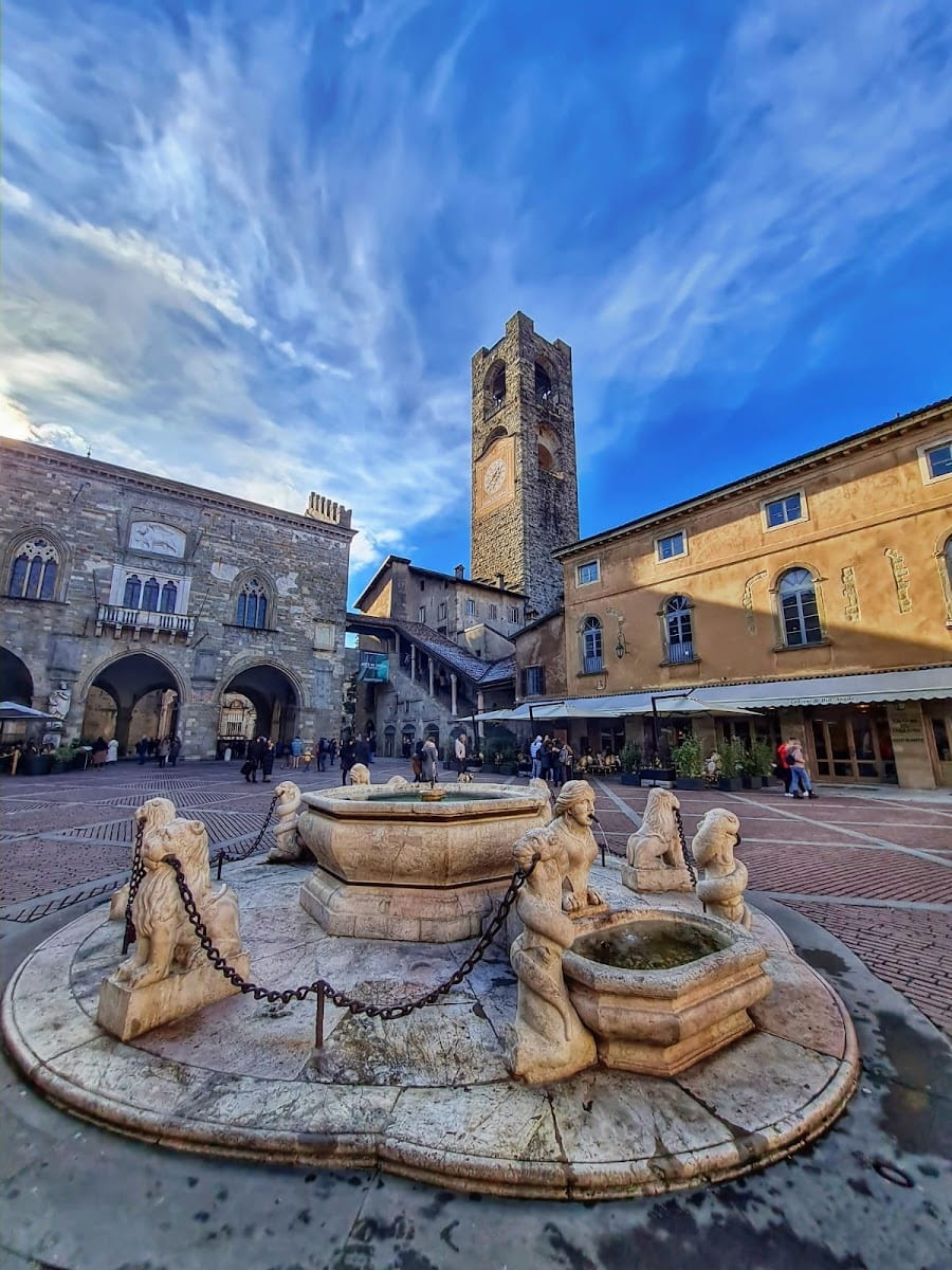 Piazza Vecchia, Bergamo