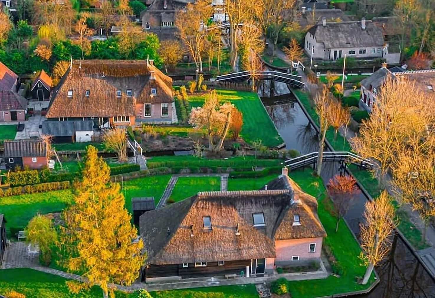 Autumn in Giethoorn Autumn in Giethoorn