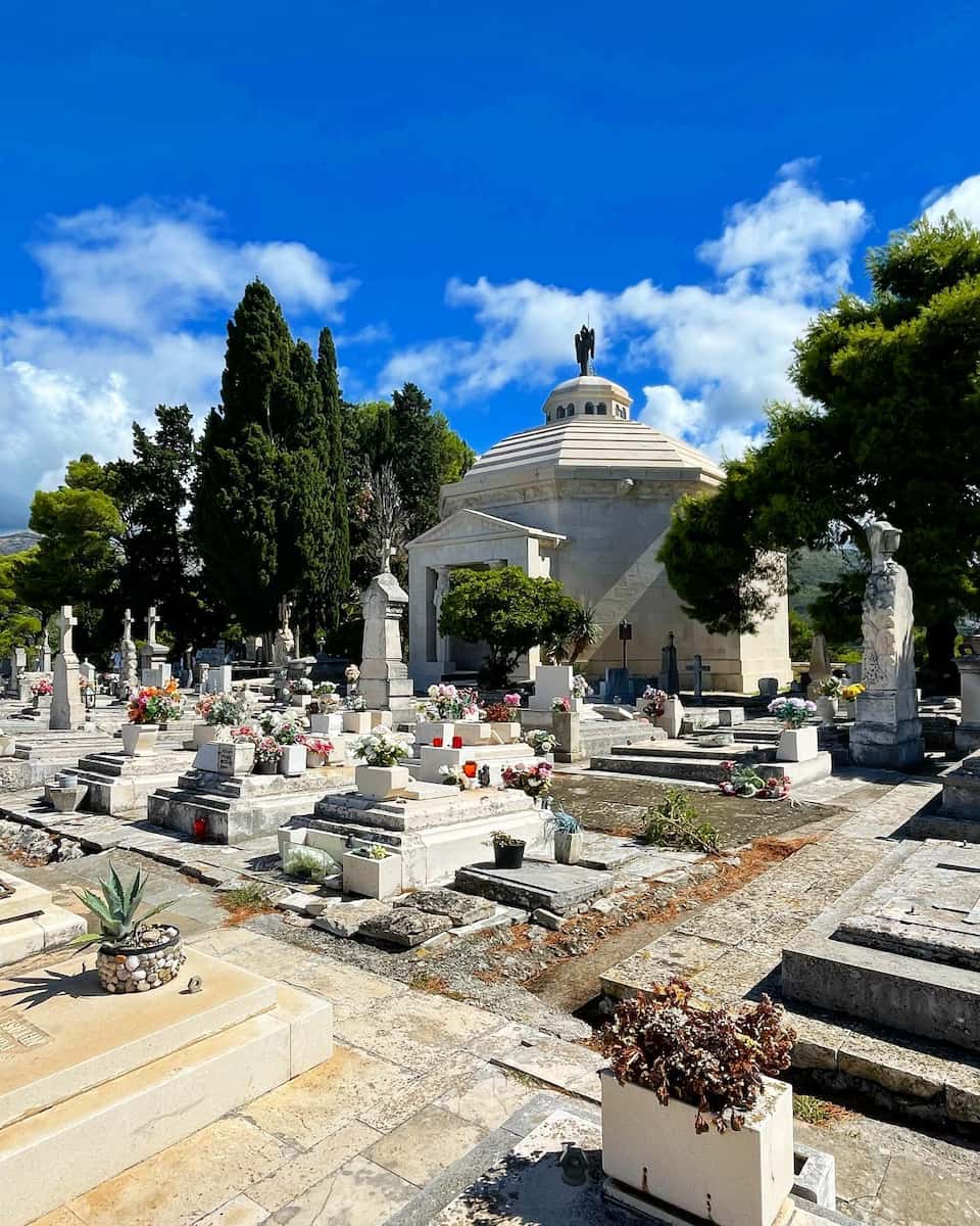 RRacic Family Mausoleum, Cavtat Racic Family Mausoleum, Cavtat