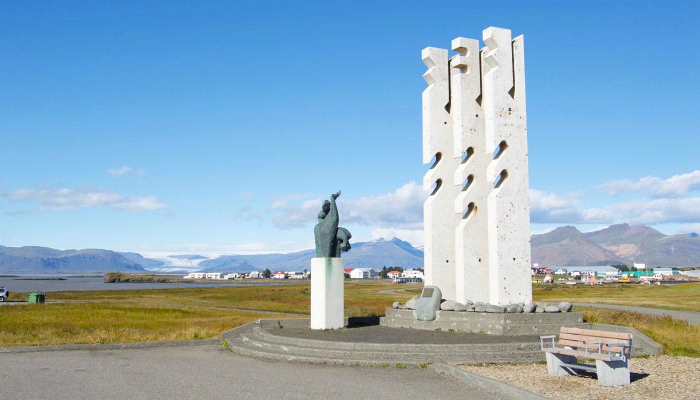 Osland Memorial, Hofn Osland Memorial, Hofn