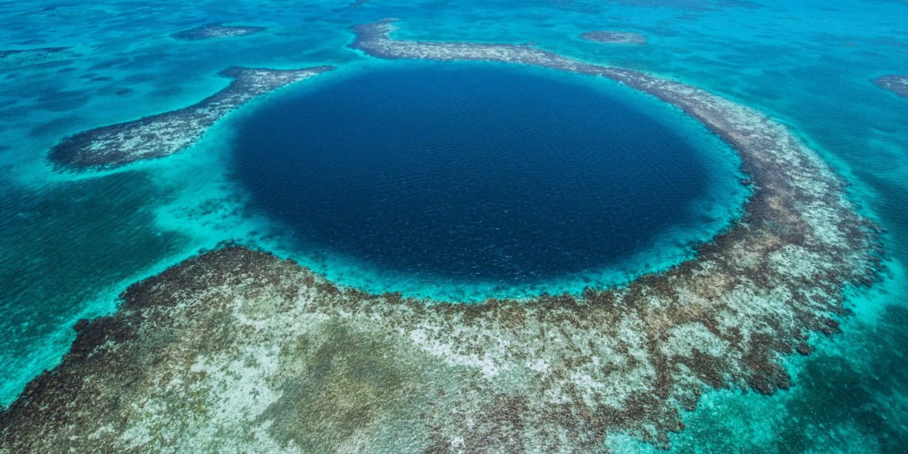 Great Blue Hole, Belize Great Blue Hole, Belize